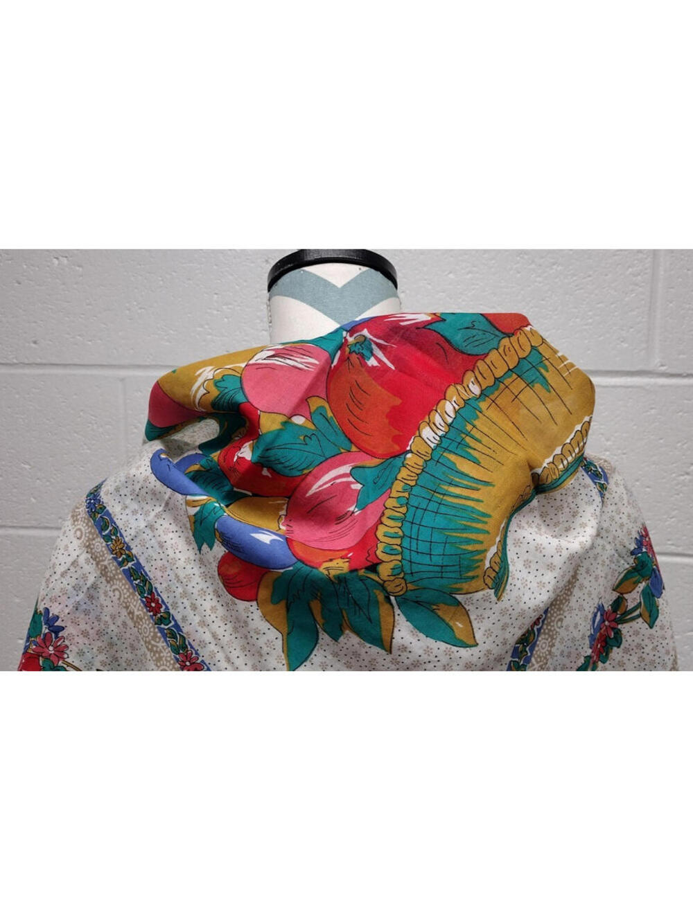 Vintage Axcess Fruit Big Scarf Fine Cotton Colorful Floral Bouquet PERFECT TABLE - Picture 10 of 16